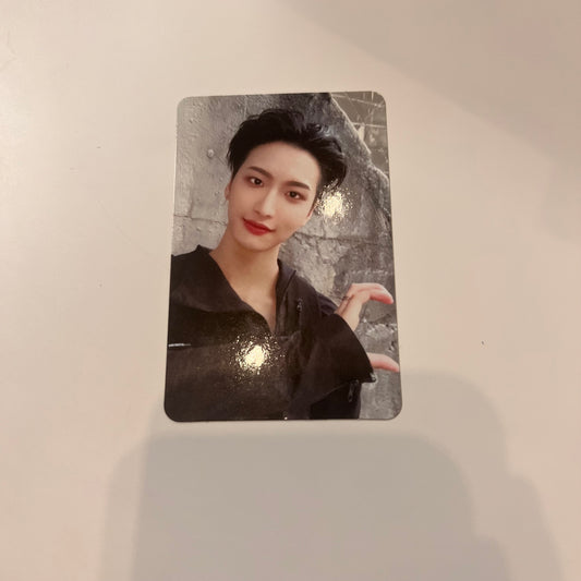 ATEEZ - SEONGHWA THE WORLD : MOVEMENT MAKESTAR PHOTOCARD