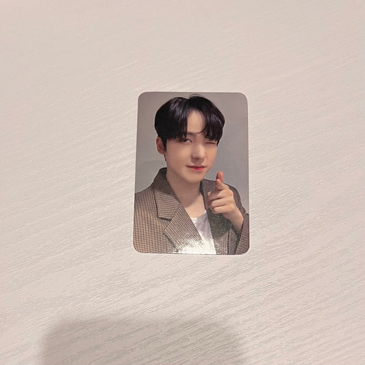 ATEEZ - YUNHO THE WORLD: MOVEMENT EVERLINE PHOTOCARD