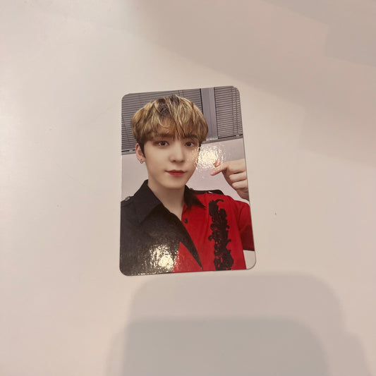 ATEEZ - YUNHO THE WORLD : MOVEMENT MAKESTAR PHOTOCARD