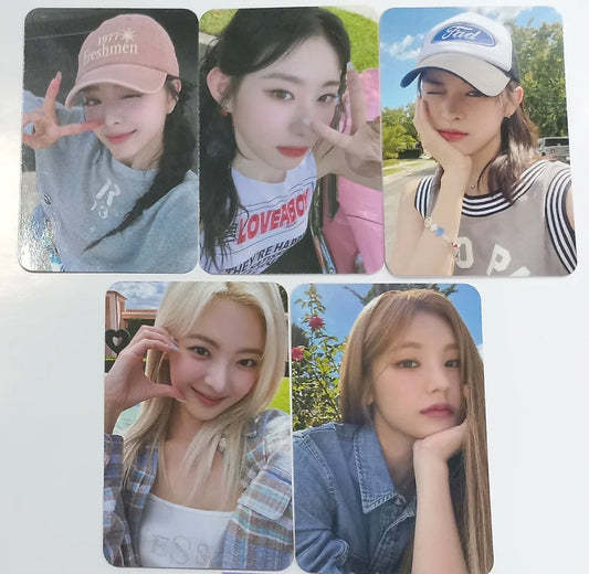 ITZY - 2024 SEASON’S GREETINGS JYP SHOP PHOTOCARD